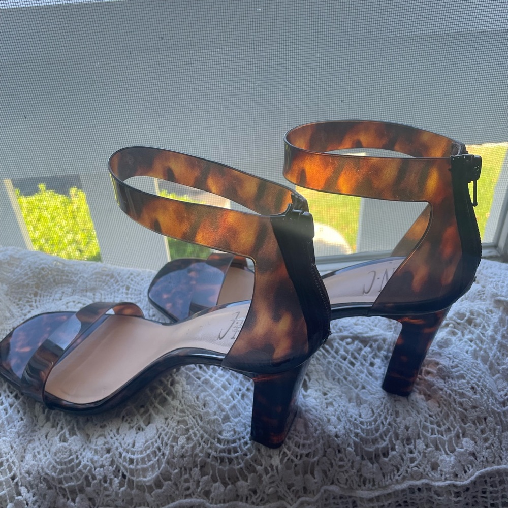 Beautiful INC Tortoise shell, heels!!!